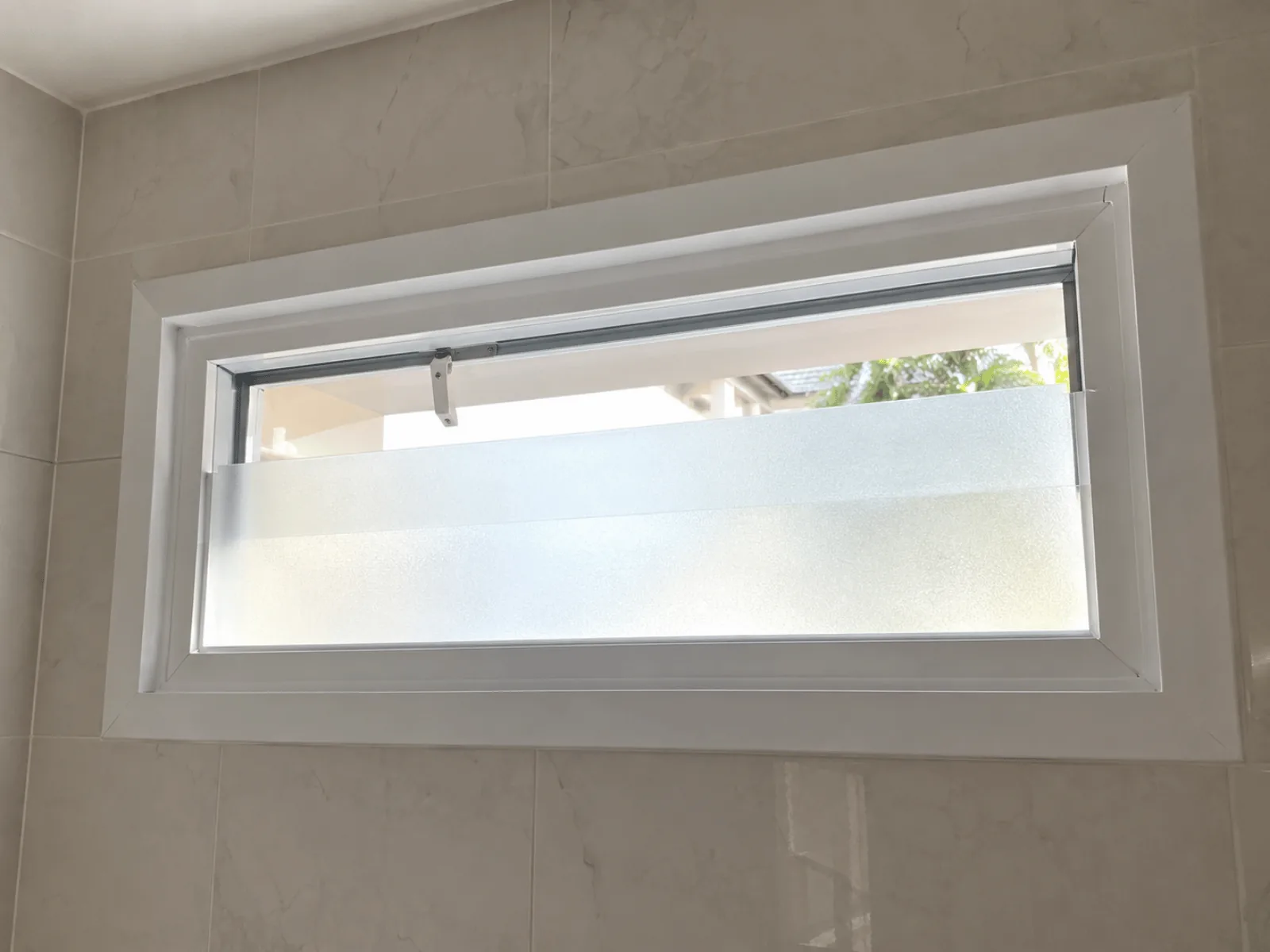 Bovenlight - Katalog Jendela Aluminium PT Kaha Sukses Mandiri